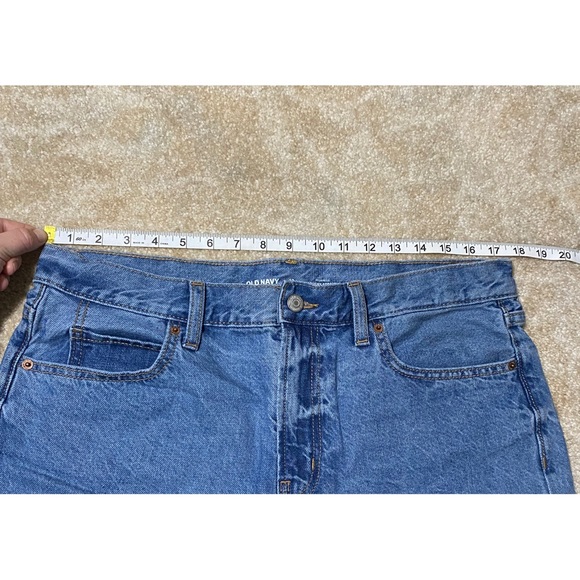 Old Navy Hi Rise Slouchy Straight Jean shorts 10 - Picture 7 of 9